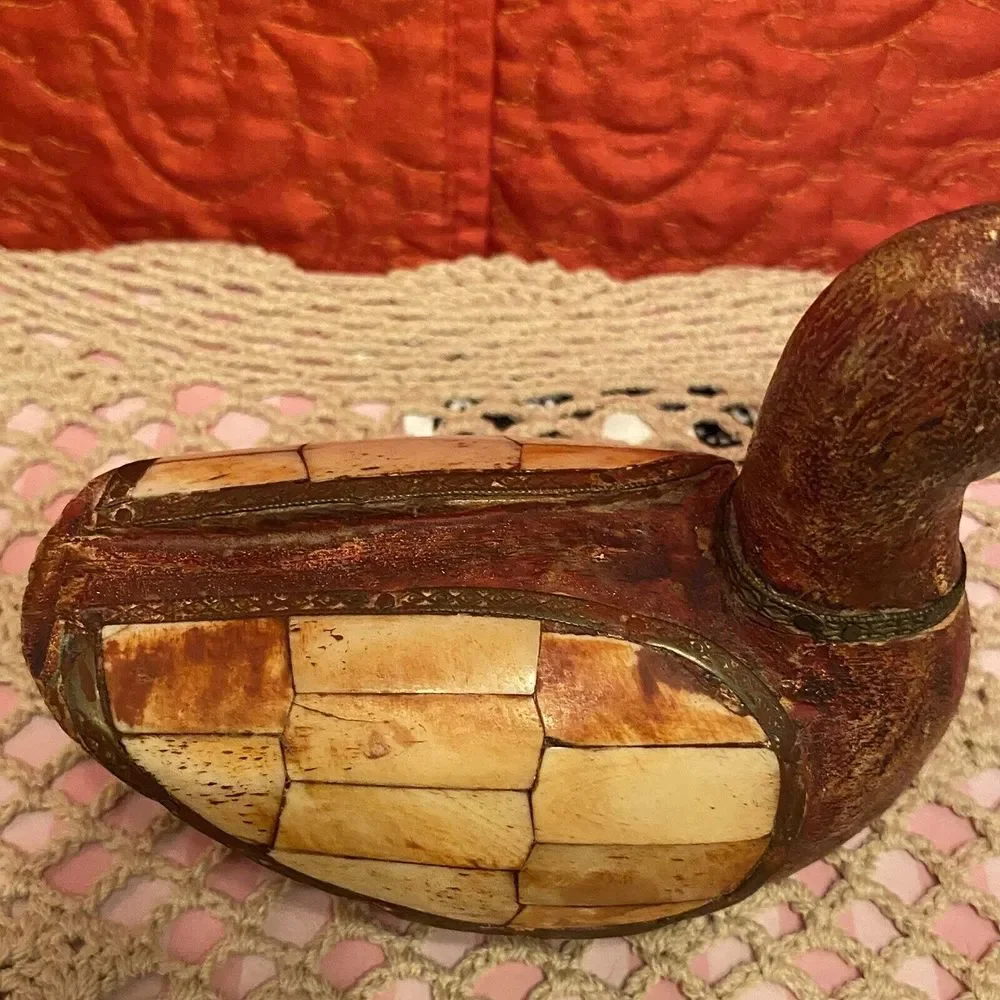 VTG Small‎ Wooden Red Brown Duck Brass Beak and Accents Trim Wood Hand Carved